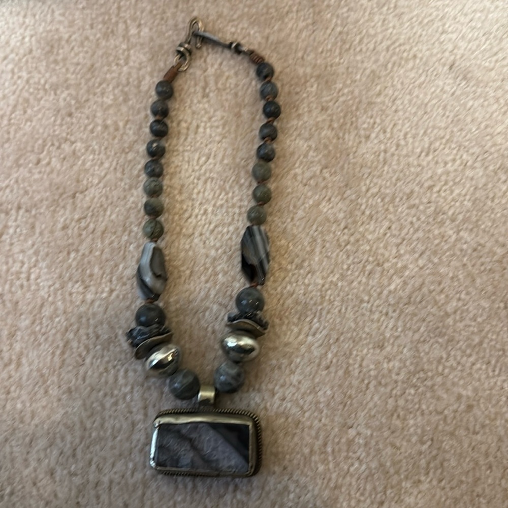 Zoe jewels stone necklace